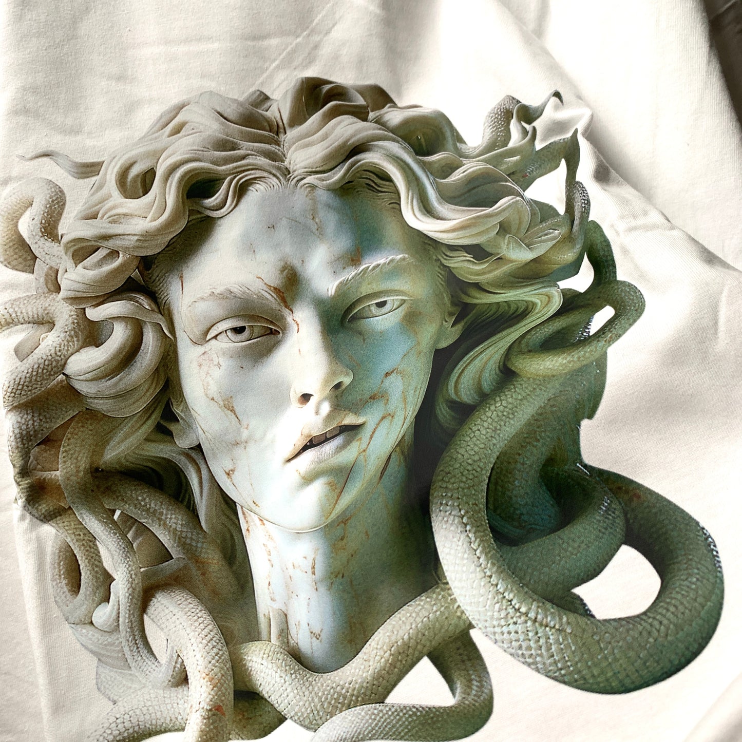 RIVER x ERIC®：t-shirt-Medusa-1-350431