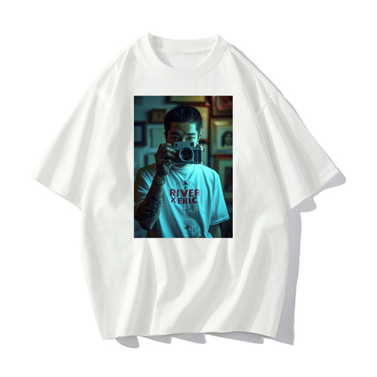 RIVER x ERIC®：t-shirt-camera man-350528