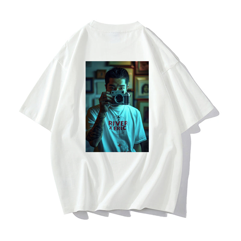 RIVER x ERIC®：t-shirt-camera man-350528