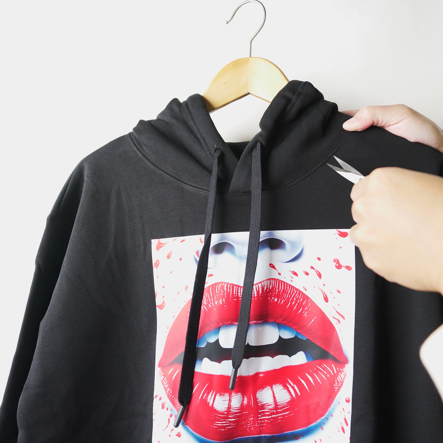 RIVER x ERIC®：Hooded Sweat-Lips-350325